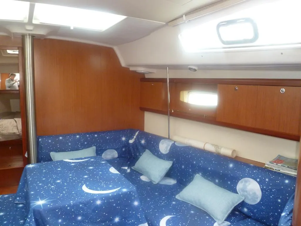 Botel Le Vele Residence Sailing Boat Loano