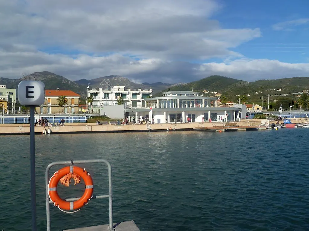 Botel Le Vele Residence Sailing Boat Loano